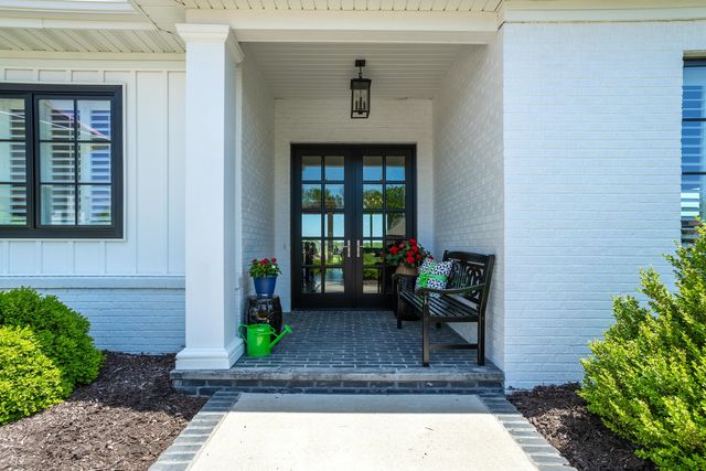 5235 Pigeon Creek Trail, Bettendorf, IA 52722
