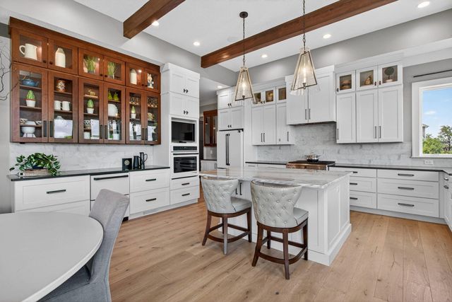 5235 Pigeon Creek Trail, Bettendorf, IA 52722