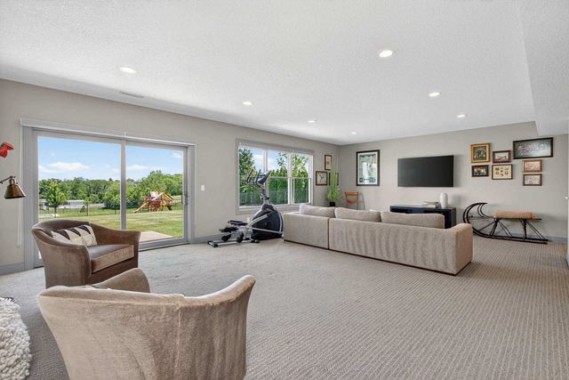 5235 Pigeon Creek Trail, Bettendorf, IA 52722