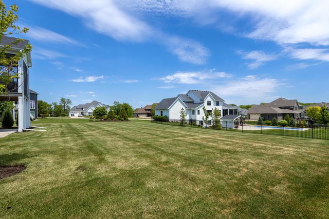 5235 Pigeon Creek Trail, Bettendorf, IA 52722