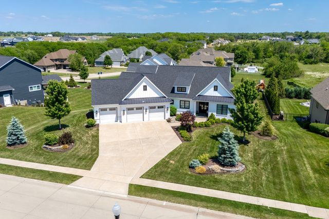 5235 Pigeon Creek Trail, Bettendorf, IA 52722
