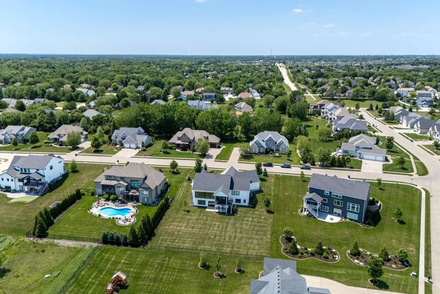 5235 Pigeon Creek Trail, Bettendorf, IA 52722