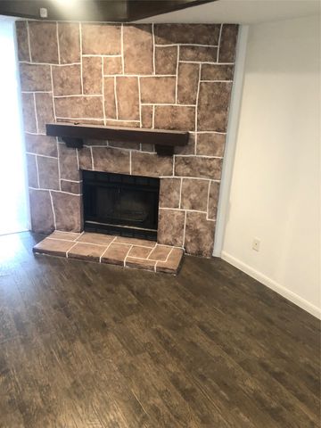 206 Matt Place, Grand Prairie, TX 75051