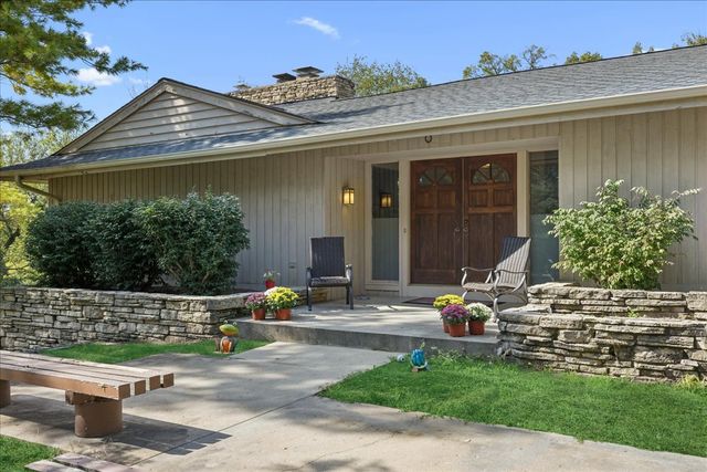 25146 N West Tower Drive, Tower Lakes, IL 60010