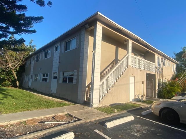 520 SW 15th Street 101, Pompano Beach, FL 33060