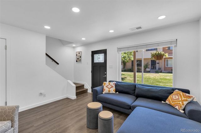 9240 E Lehigh Avenue, Denver, CO 80237