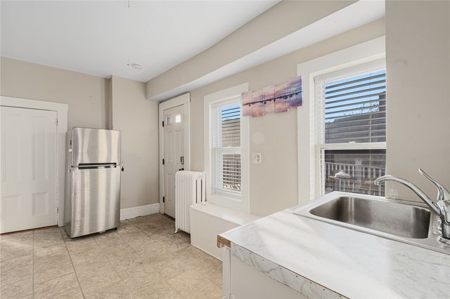 21 Spring Street 2, Newport, RI 02840