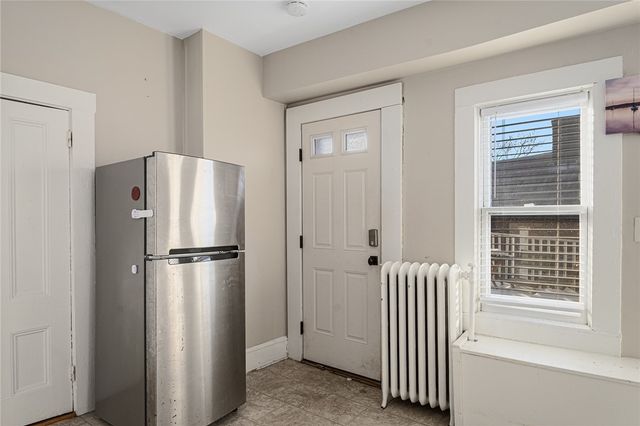 21 Spring Street 2, Newport, RI 02840