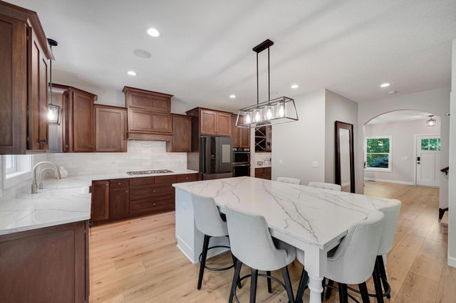 6848 Lanewood Lane N, Maple Grove, MN 55311