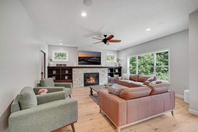 6848 Lanewood Lane N, Maple Grove, MN 55311