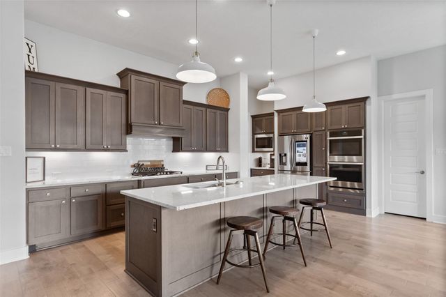 1102 Mcmurtry Ridge Drive, Katy, TX 77494