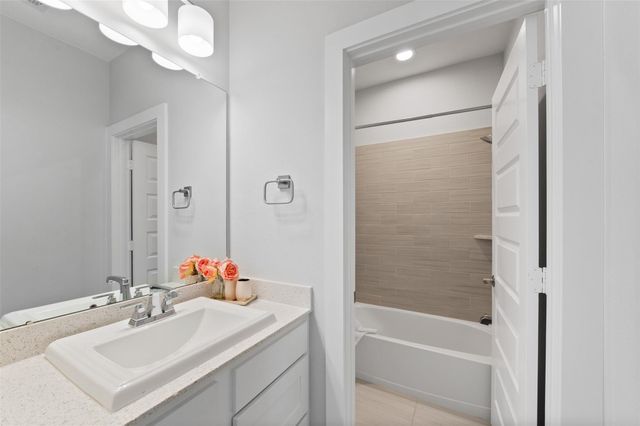 1102 Mcmurtry Ridge Drive, Katy, TX 77494