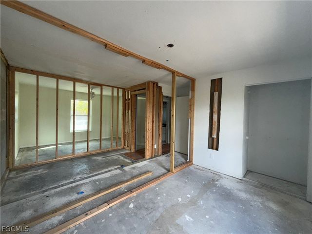 9112 Pineapple RD, Fort Myers, FL 33967