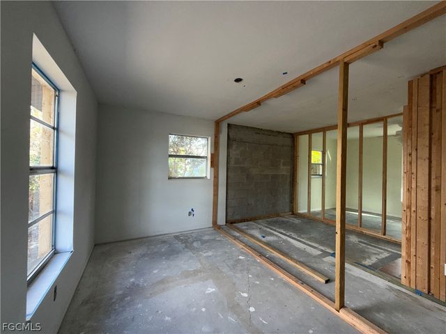 9112 Pineapple RD, Fort Myers, FL 33967