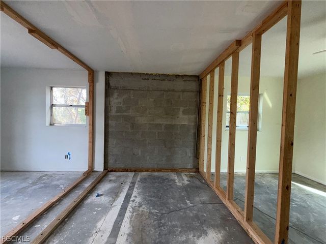 9112 Pineapple RD, Fort Myers, FL 33967