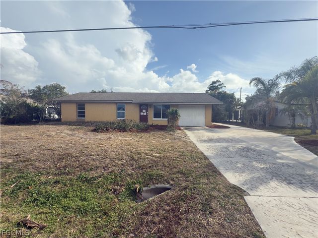9112 Pineapple RD, Fort Myers, FL 33967
