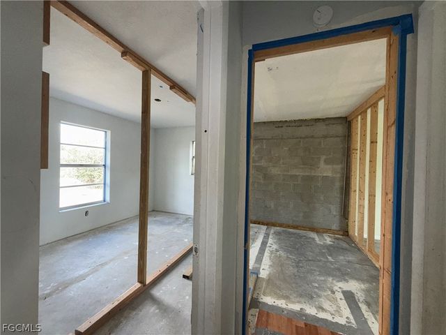 9112 Pineapple RD, Fort Myers, FL 33967