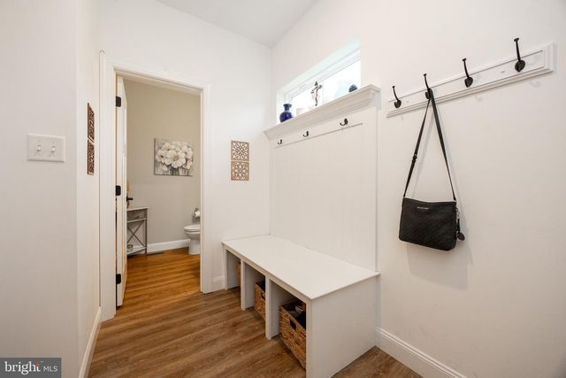 25 S BRICK LN, Elverson, PA 19520