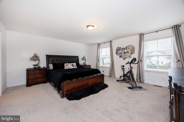 25 S BRICK LN, Elverson, PA 19520