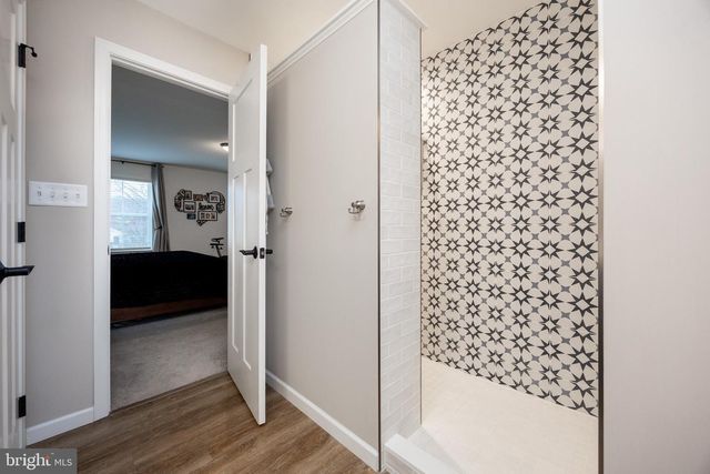 25 S BRICK LN, Elverson, PA 19520