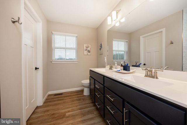 25 S BRICK LN, Elverson, PA 19520