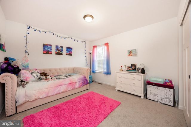 25 S BRICK LN, Elverson, PA 19520