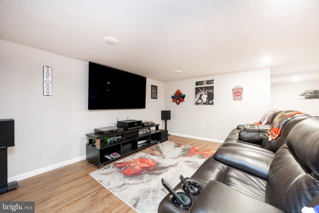 25 S BRICK LN, Elverson, PA 19520