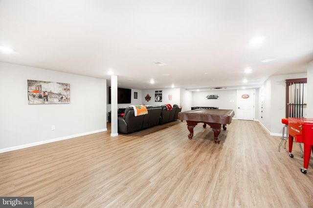 25 S BRICK LN, Elverson, PA 19520