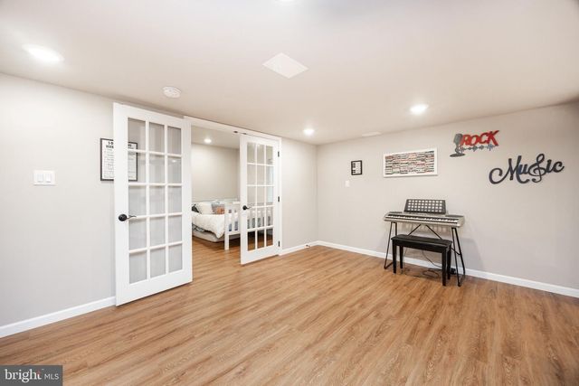 25 S BRICK LN, Elverson, PA 19520