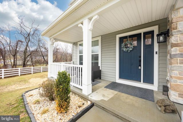 25 S BRICK LN, Elverson, PA 19520