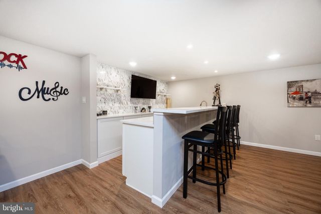 25 S BRICK LN, Elverson, PA 19520