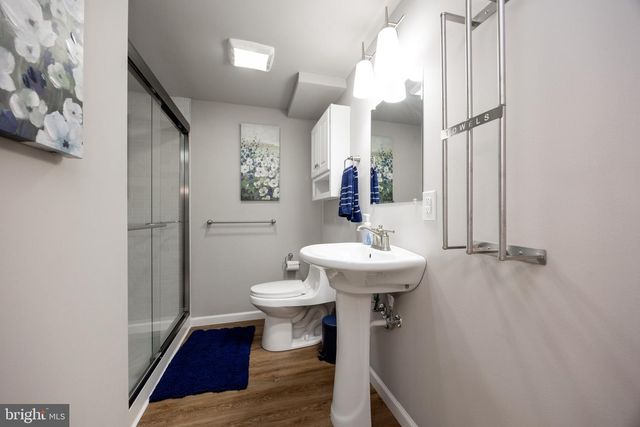 25 S BRICK LN, Elverson, PA 19520