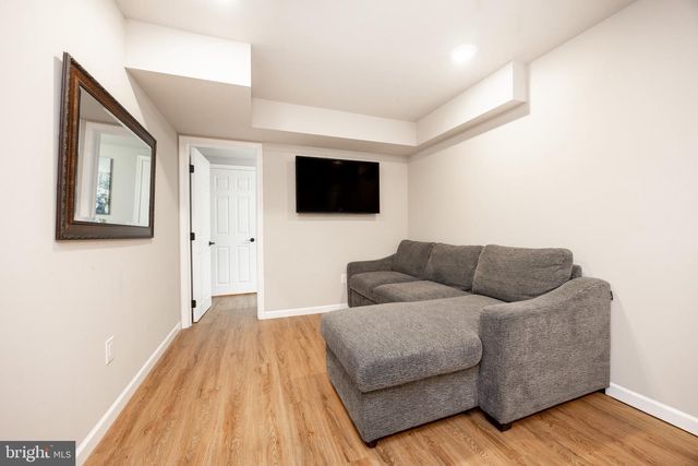 25 S BRICK LN, Elverson, PA 19520