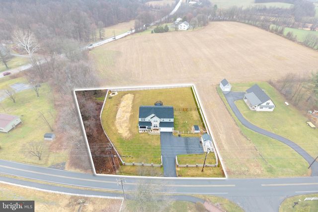 25 S BRICK LN, Elverson, PA 19520