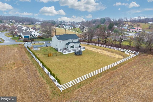 25 S BRICK LN, Elverson, PA 19520