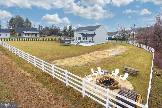 25 S BRICK LN, Elverson, PA 19520