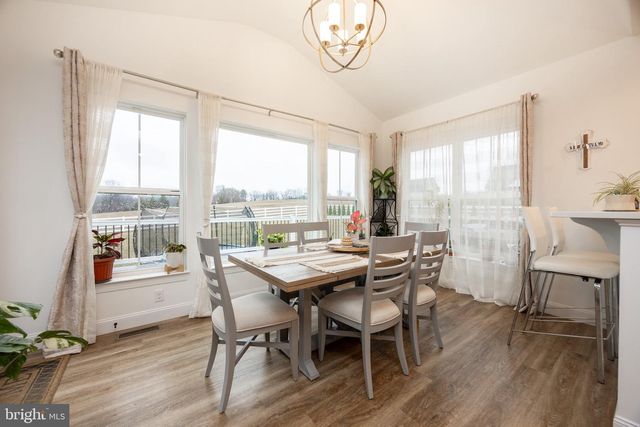 25 S BRICK LN, Elverson, PA 19520