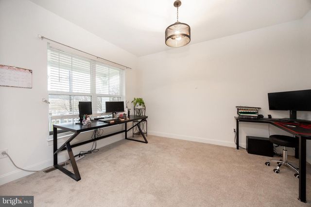 25 S BRICK LN, Elverson, PA 19520