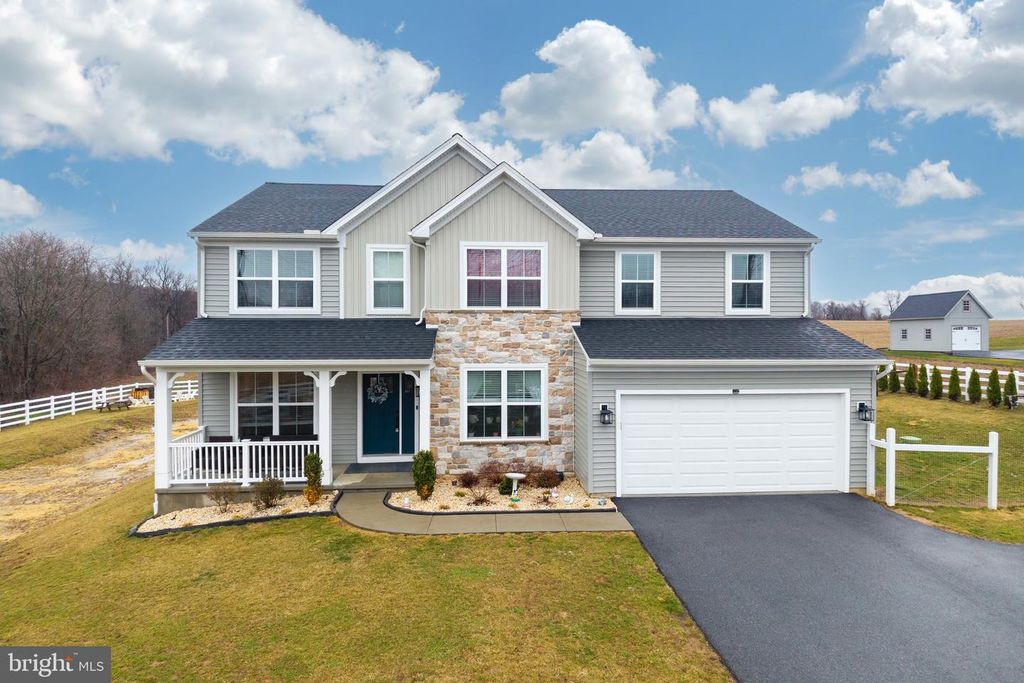 25 S BRICK LN, Elverson, PA 19520