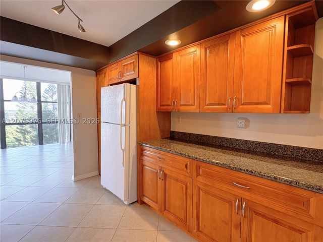 800 Parkview Dr 909, Hallandale Beach, FL 33009