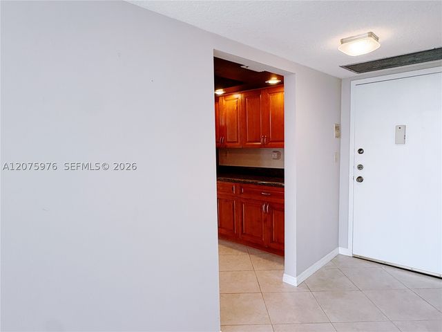 800 Parkview Dr 909, Hallandale Beach, FL 33009