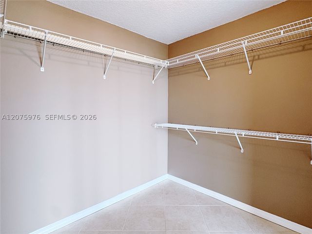 800 Parkview Dr 909, Hallandale Beach, FL 33009