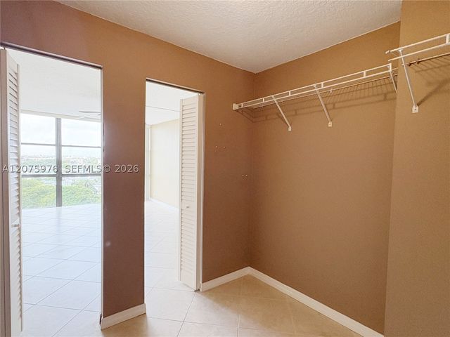 800 Parkview Dr 909, Hallandale Beach, FL 33009