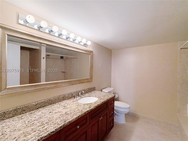 800 Parkview Dr 909, Hallandale Beach, FL 33009