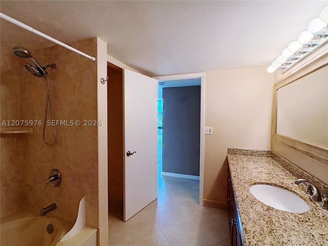 800 Parkview Dr 909, Hallandale Beach, FL 33009