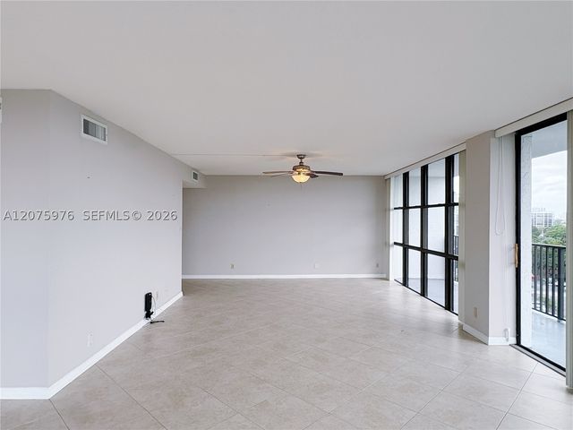 800 Parkview Dr 909, Hallandale Beach, FL 33009
