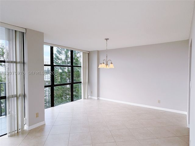 800 Parkview Dr 909, Hallandale Beach, FL 33009