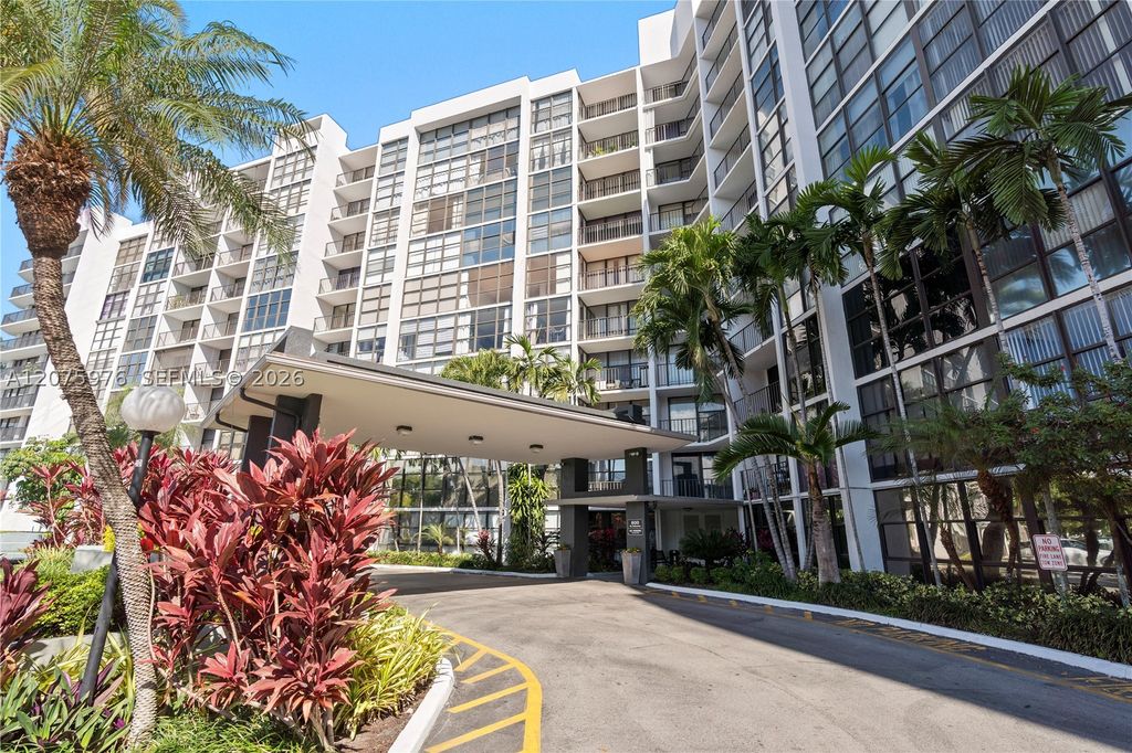 800 Parkview Dr 909, Hallandale Beach, FL 33009