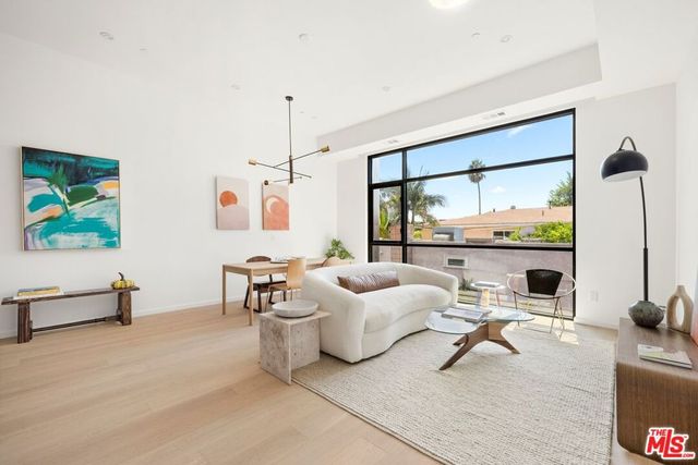 1227 N Formosa Avenue 2, West Hollywood, CA 90046