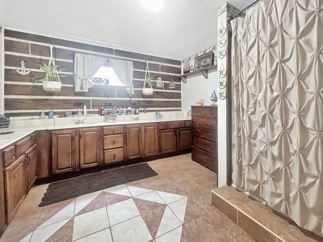 480 Hickman Shores Rd, Dover, TN 37058